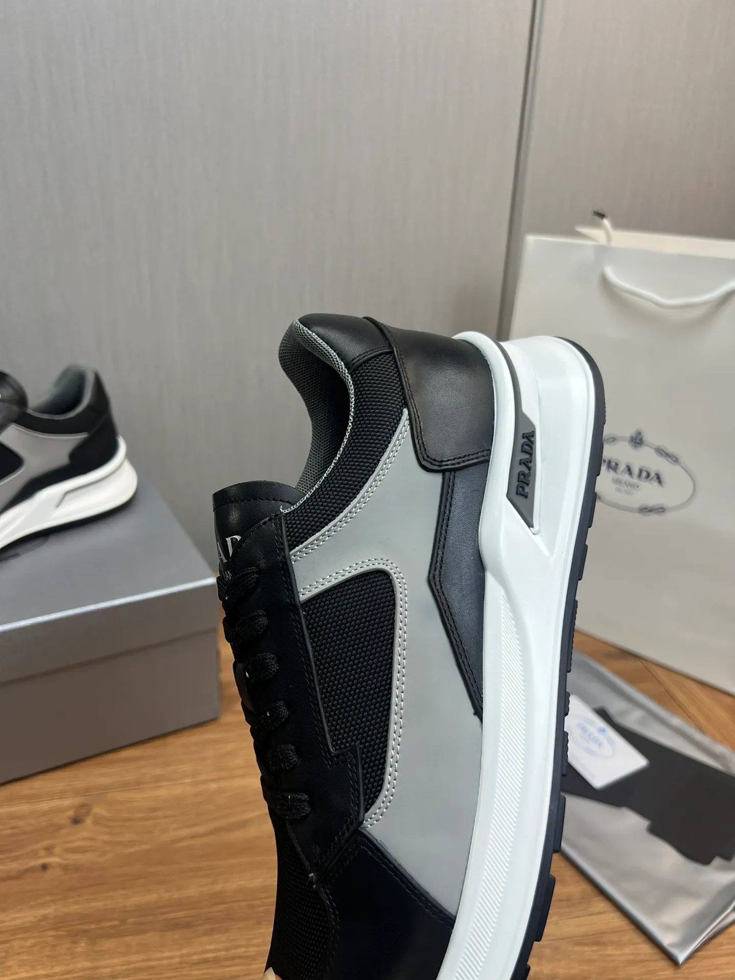 Men's shoes 💰620💰 [PRADA] Men's shoes are popular in the counter, official website is synchronized, 1 high-quality shipment ✔️Original cowhide stitching mesh + cowhide lining, 1🆚1 replica, original original bottom, 38-45 (45 customized, non-refundable)